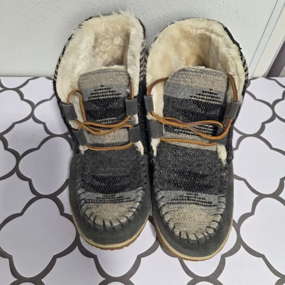Minnetonka Womens Torrey Slipper Boot Grey Suede Boho Aztec Tribal Bootie Fur 7